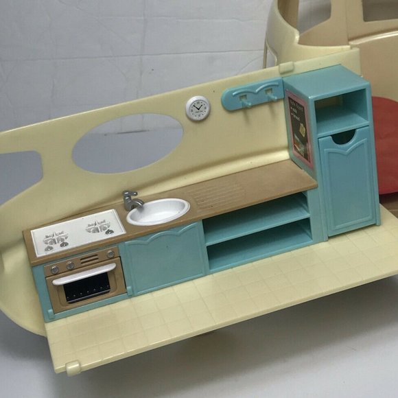Calico Critters Caravan Family Camper 2018 Cream Green Model #CC2134 - Picture 10 of 14